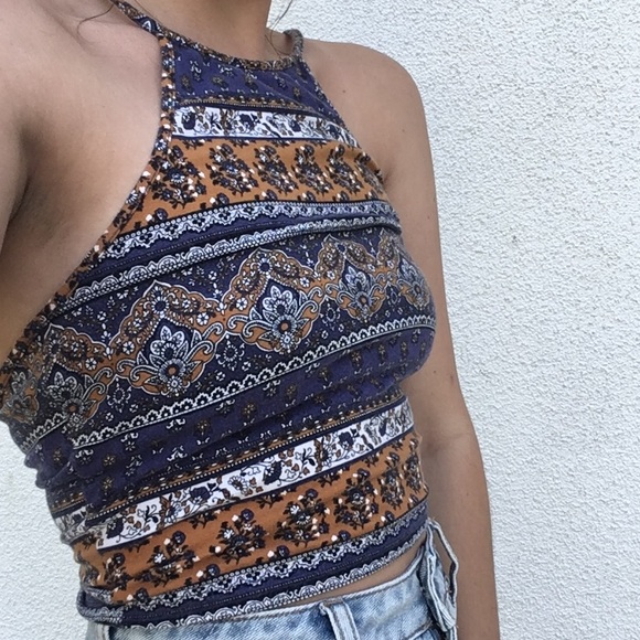 Patterned stretchy halter - Picture 2 of 4